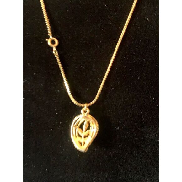 Vintage Floral leaf pendant w/ Braided Chain Necklace, in 12K Gold, Stamped - Picture 3 of 3